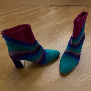 Women’s boots size 7